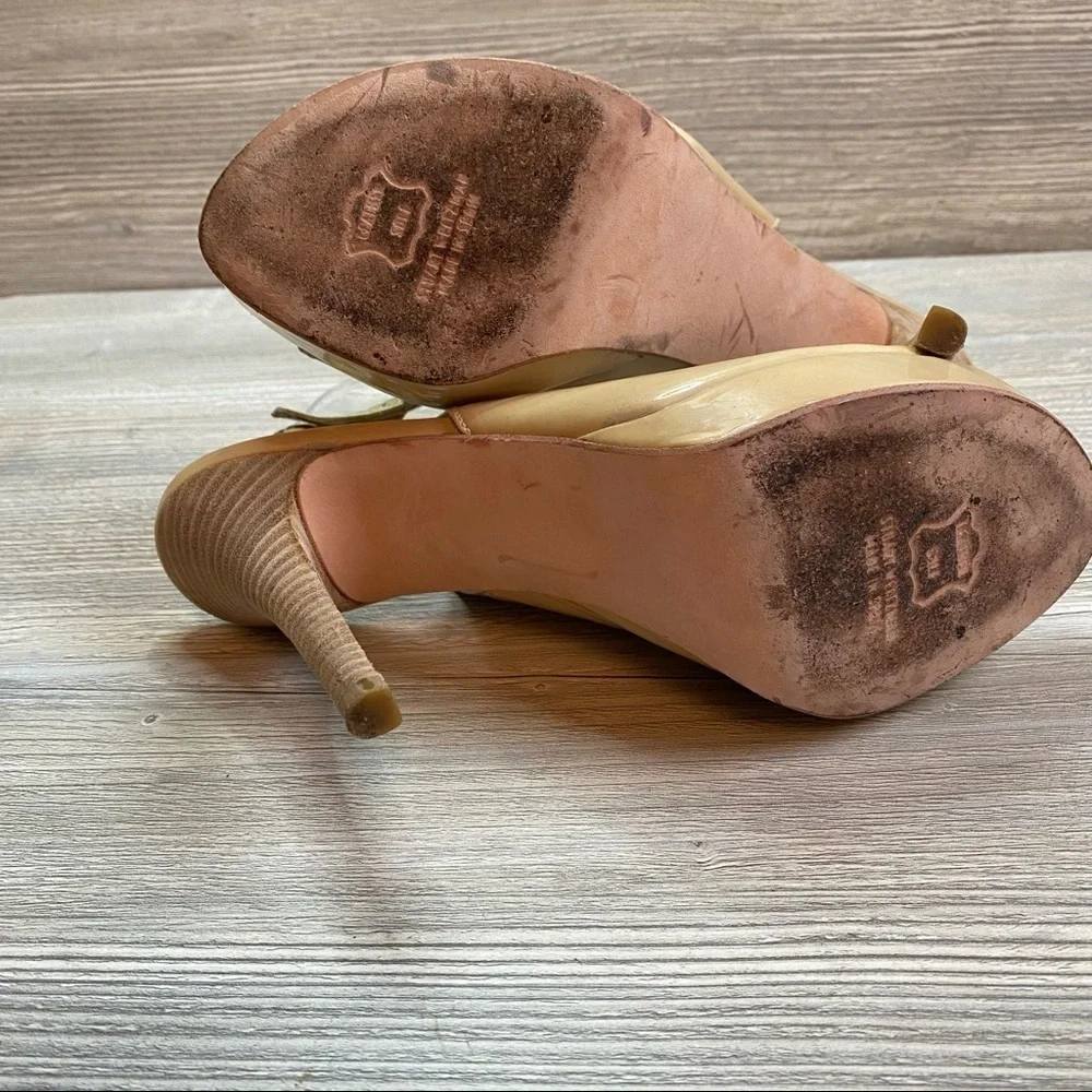 Stuart Weitzman beige patent leather ankle strap platform open toe heels size 8
